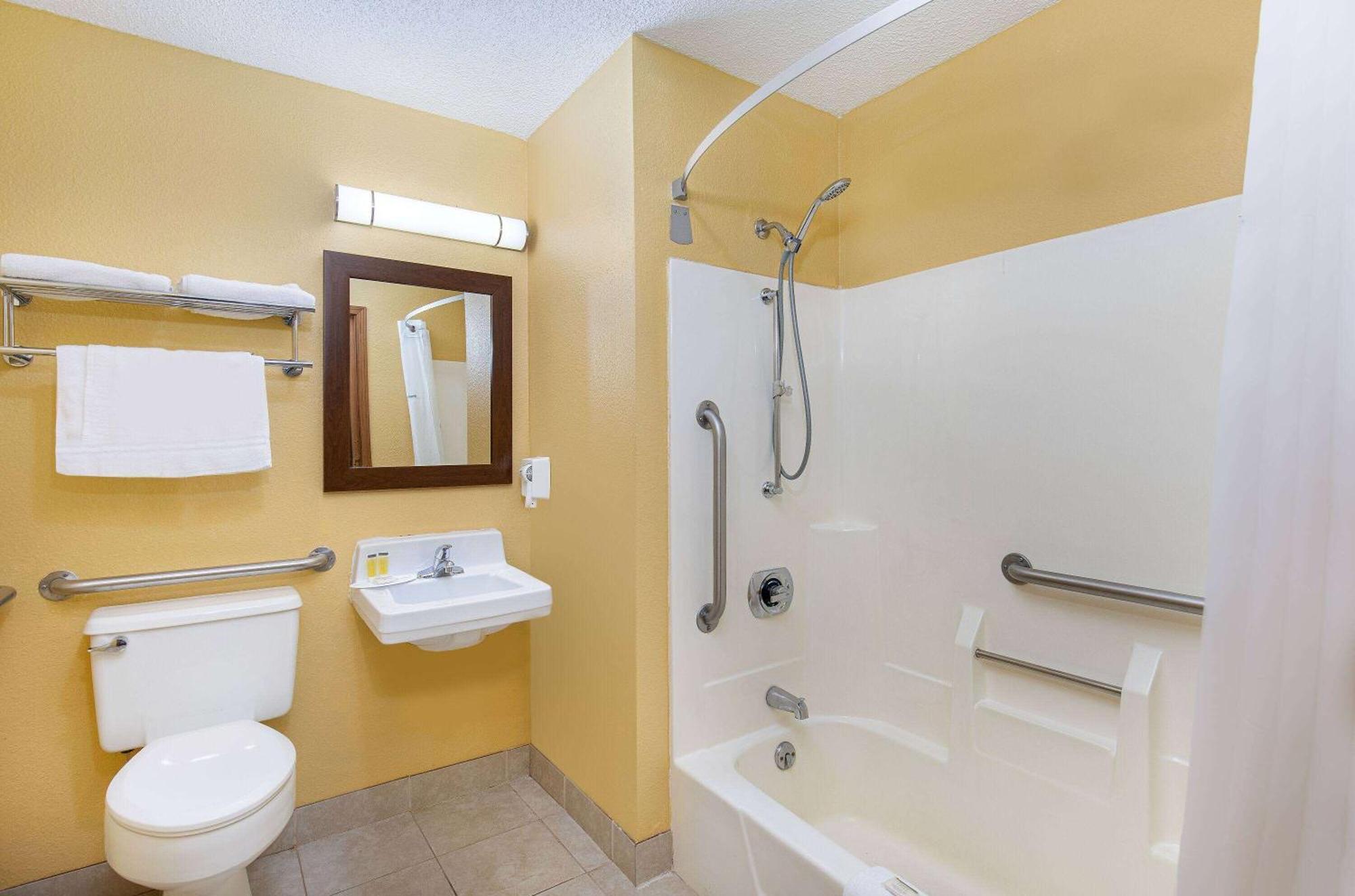 Super 8 By Wyndham