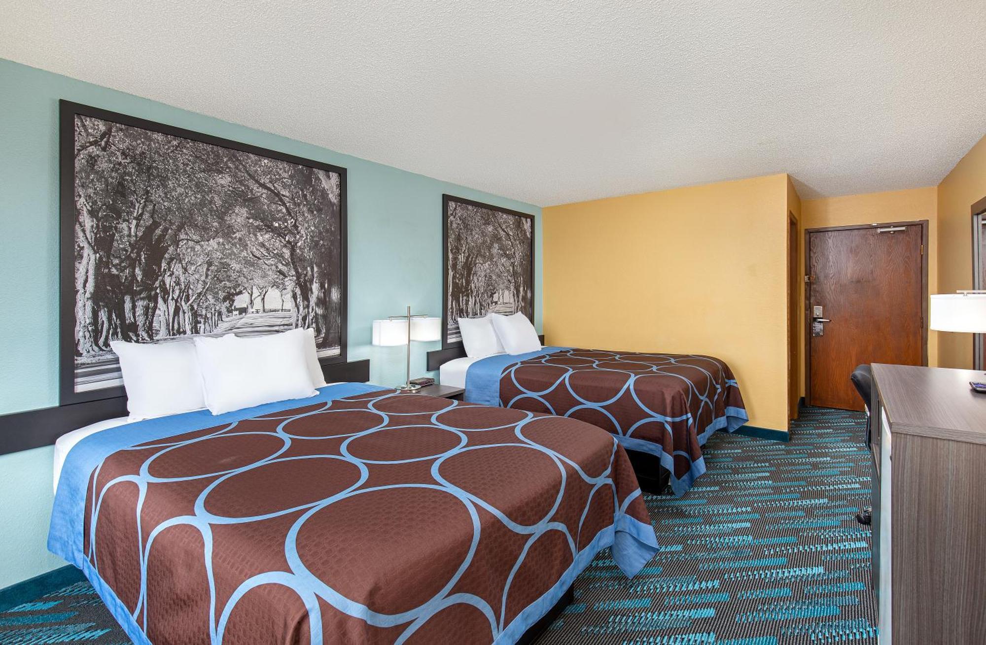 Super 8 By Wyndham Hotel